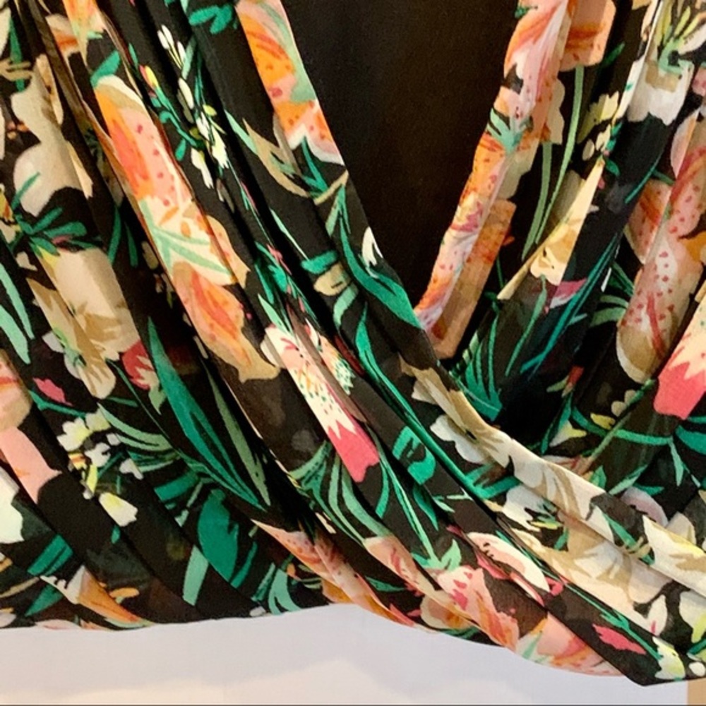 Alfani Black & Green Floral Top 4 - Picture 5 of 8